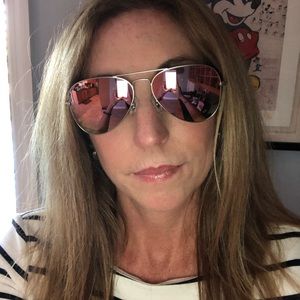 Meet your Posher, Jeanine